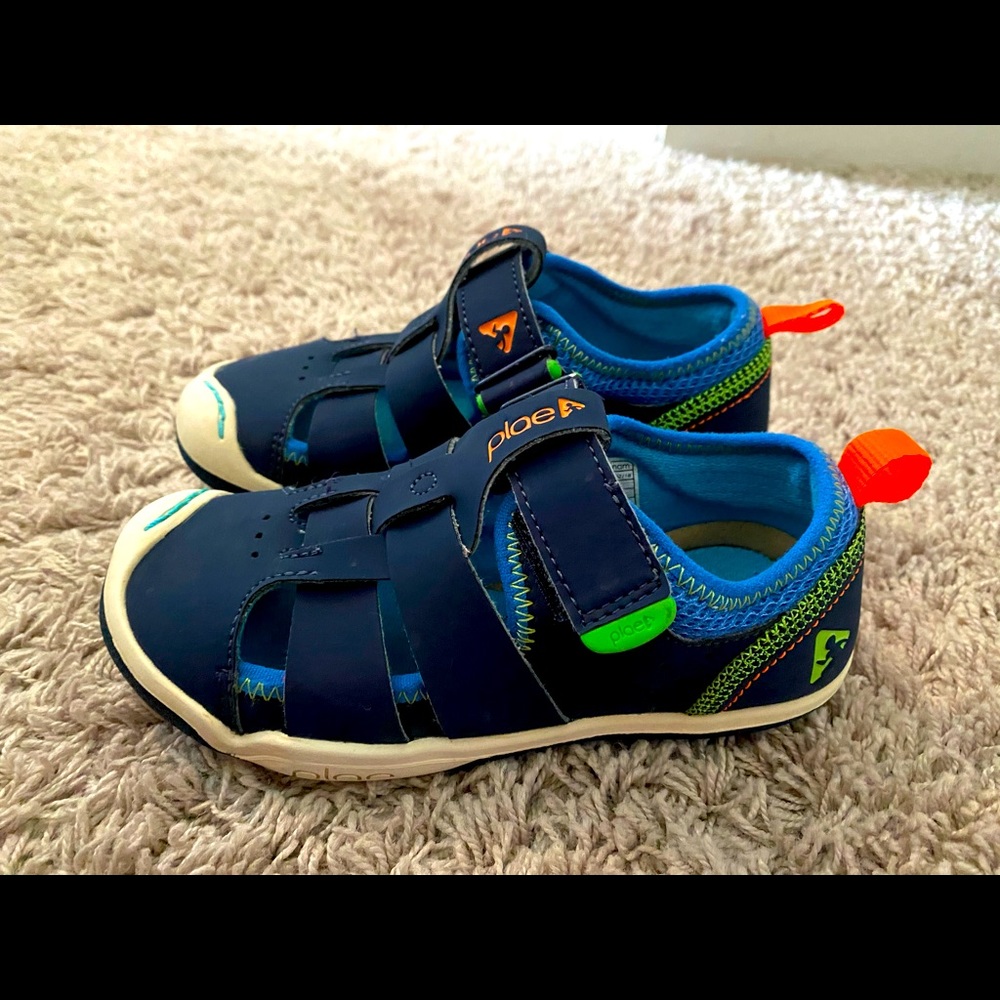 Plae shoes